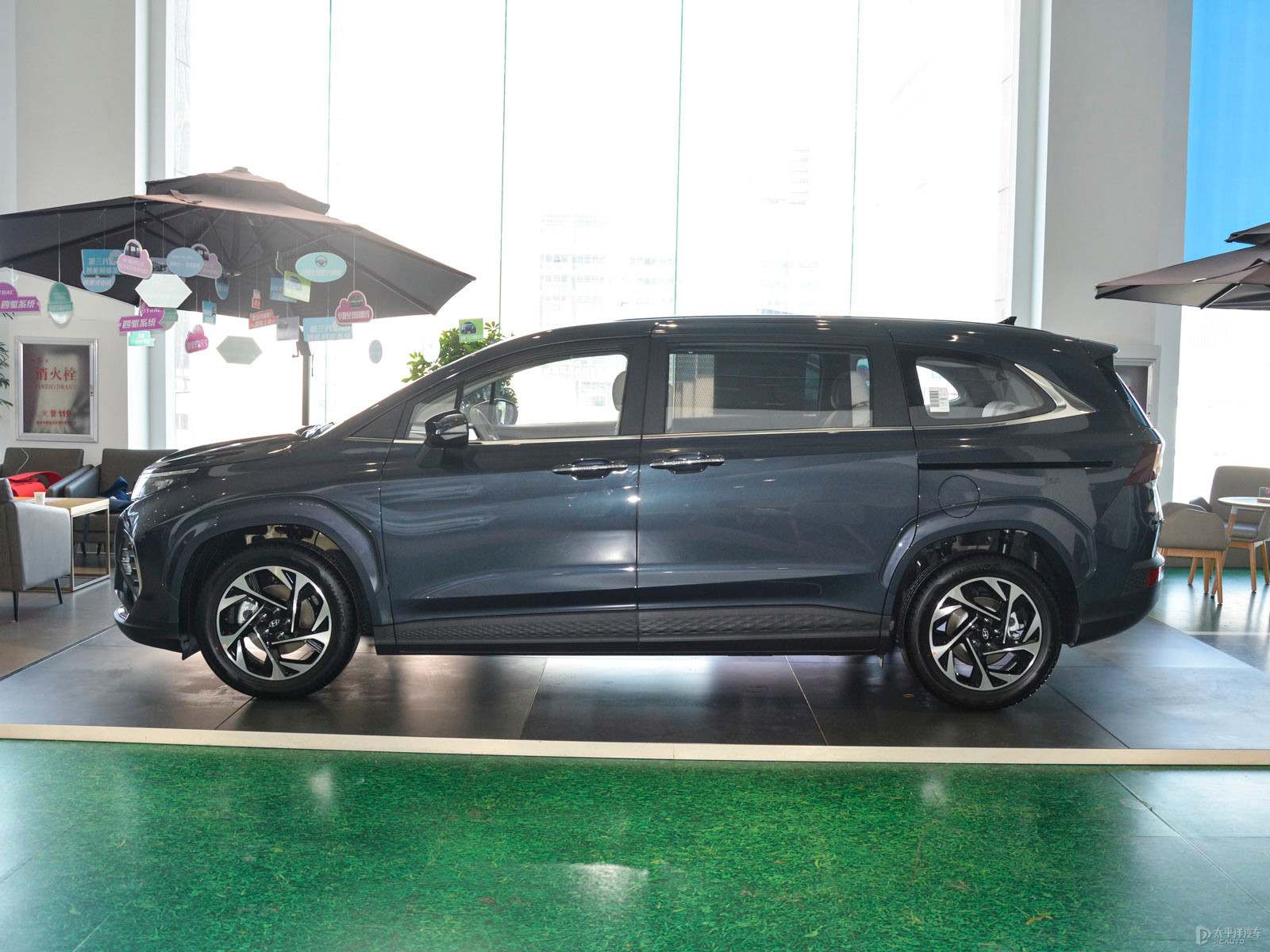 庫(kù)斯途 2021款 270TGDi 尊貴版 LUX外觀解析 時(shí)尚與實(shí)用的完美結(jié)合