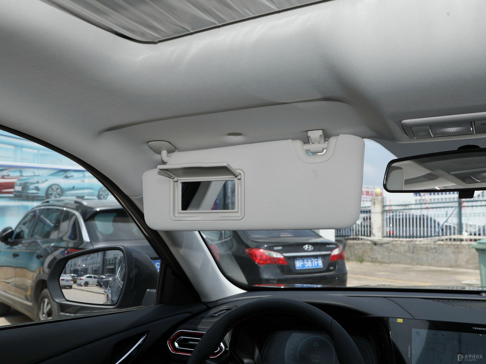 長(zhǎng)安歐尚X5 2021款 1.6L CVT青春版外觀 五金產(chǎn)品般的精致與耐用性